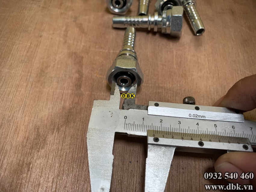 Dau Cut Thang 1 Giac 3 8 Inch R2At S19 M16 Duc Loi