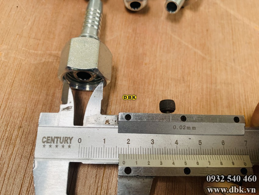 Dau Cut Thang 1 Giac 3 8 Inch R2At S22 M18 Lien Xo Loi Phang