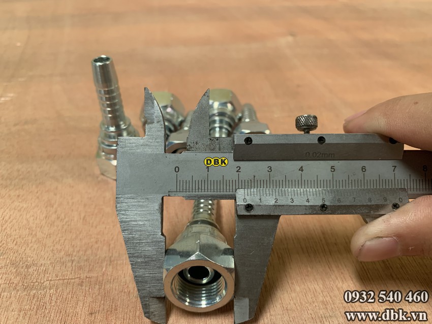 Dau Cut Thang 1 Giac 3 8 Inch R2At S22 M17 Nhat Loi