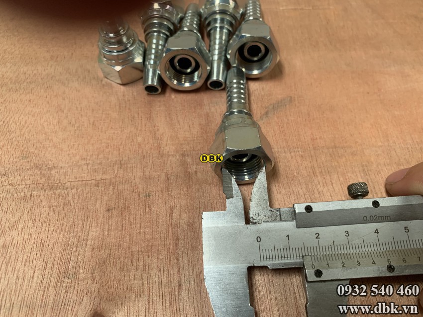 Dau Cut Thang 1 Giac 3 8 Inch R2At S22 M17 Nhat Loi