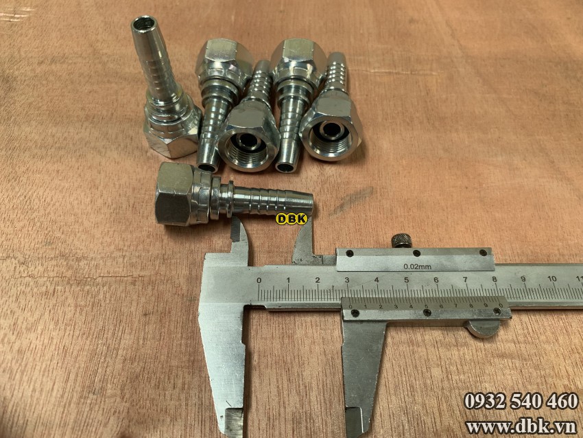 Dau Cut Thang 1 Giac 3 8 Inch R2At S22 M17 Nhat Loi