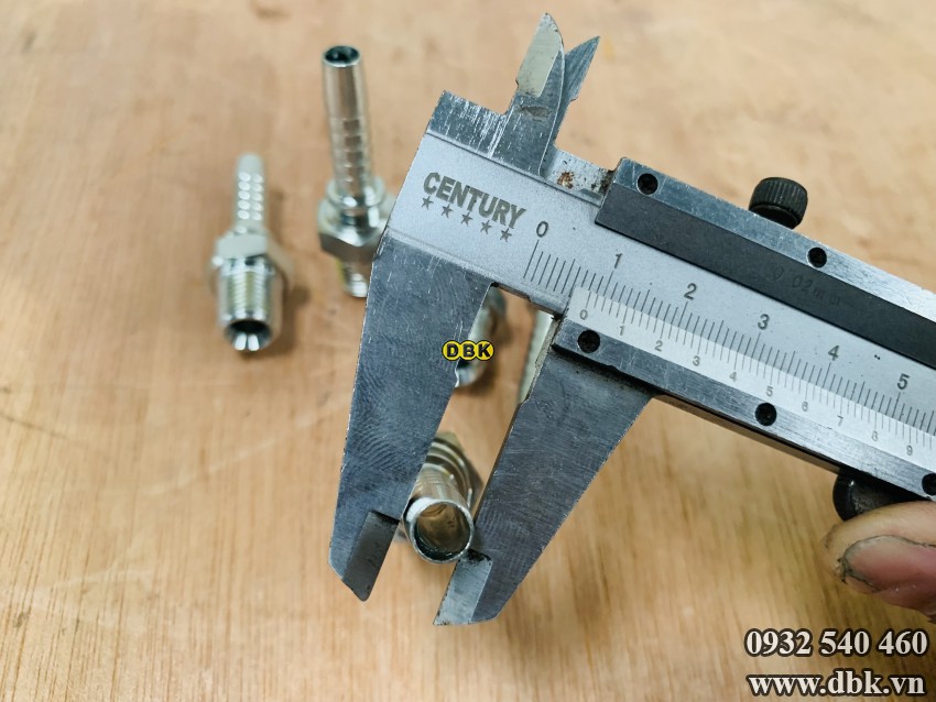 Dau Cut Thang 1 Giac 5 16 Inch R2At M13 Ren Con