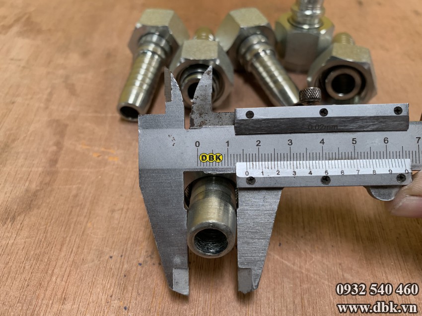 Dau Cut Thang 1 Giac 5 8 Inch R12 S32 M26X1 5 Duc Loi