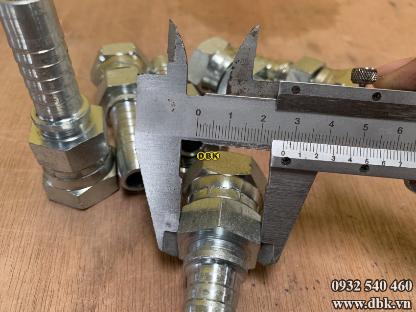 Dau Cut Thang 2 Giac 5 8 Inch R12 S36 Nhat Loi
