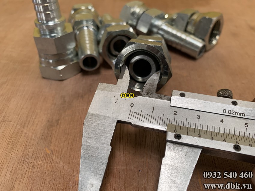 Dau Cut Thang 2 Giac 5 8 Inch R12 S36 Nhat Loi