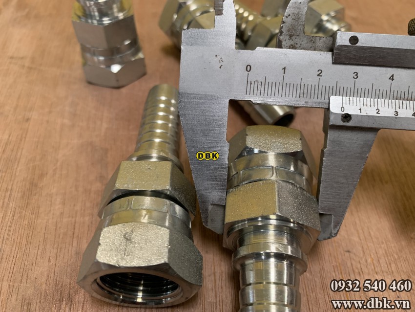 Dau Cut Thang 2 Giac 5 8 Inch R12 S36 Nhat Lom