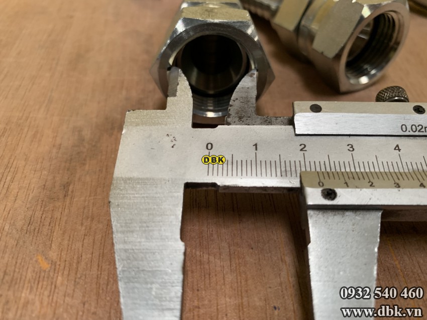 Dau Cut Thang 2 Giac 5 8 Inch R12 S36 Nhat Lom