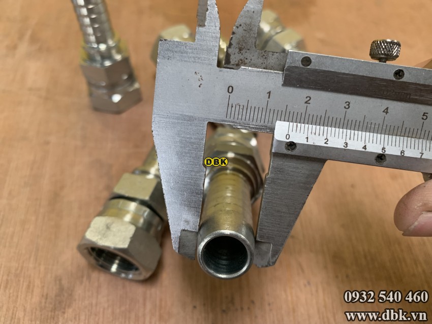 Dau Cut Thang 2 Giac 5 8 Inch R12 S36 Nhat Lom