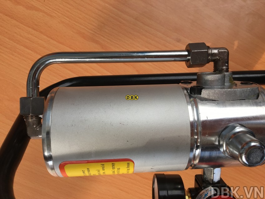 Máy bơm mỡ 12L DL Tech LD-608