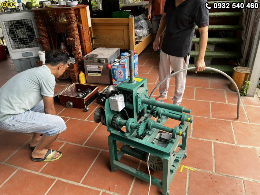 Máy uốn ống A2
