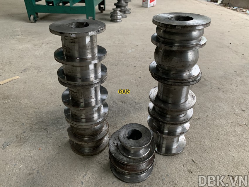 Máy uốn ống A2