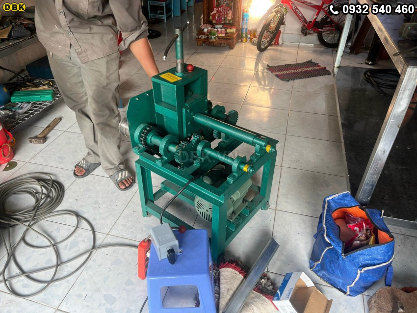Máy uốn ống A2