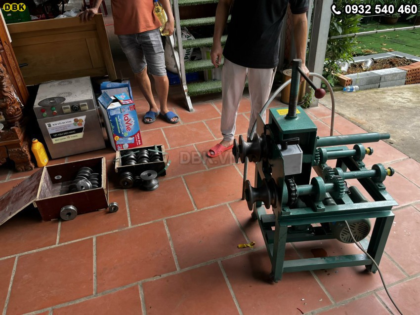 Máy uốn ống A2