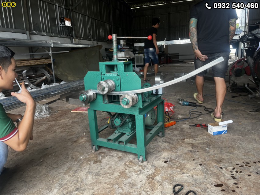 Máy uốn ống A2