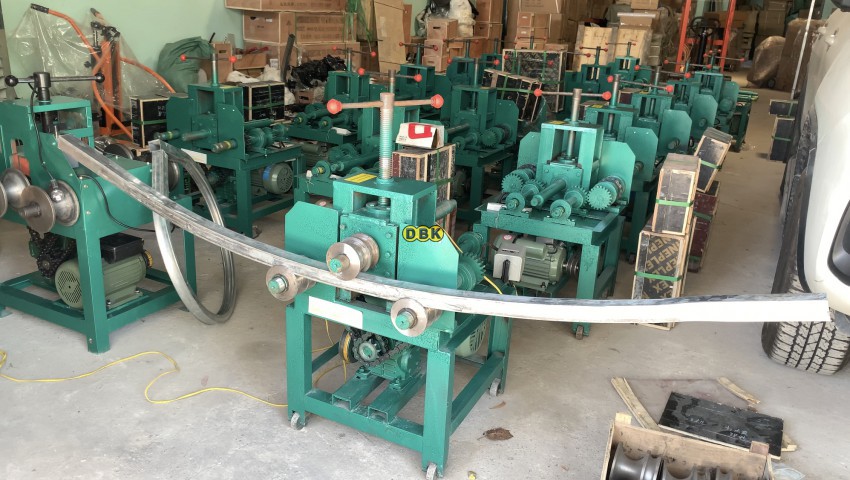 Máy uốn ống A2