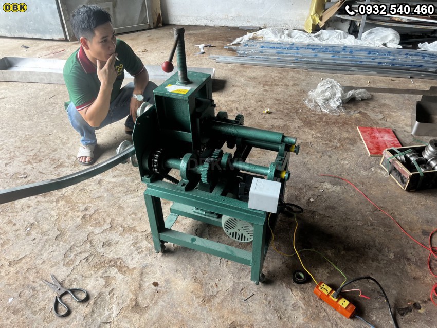 Máy uốn ống A2