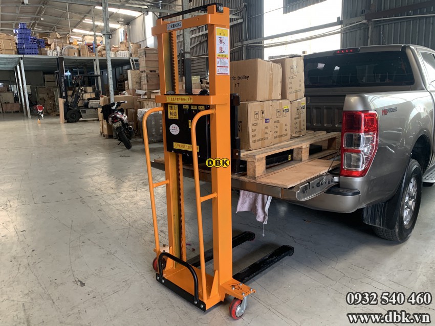 Xe Nang Dien Tu Leo 500Kg 1 3 Met