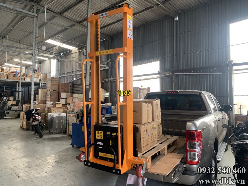 Xe Nang Dien Tu Leo 500Kg 1 3 Met