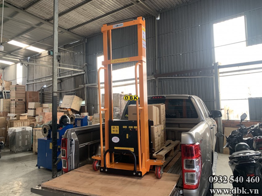 Xe Nang Dien Tu Leo 500Kg 1 3 Met