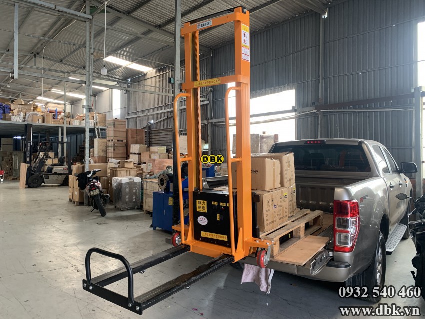Xe Nang Dien Tu Leo 500Kg 1 3 Met