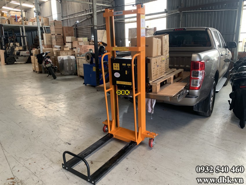 Xe Nang Dien Tu Leo 500Kg 1 3 Met