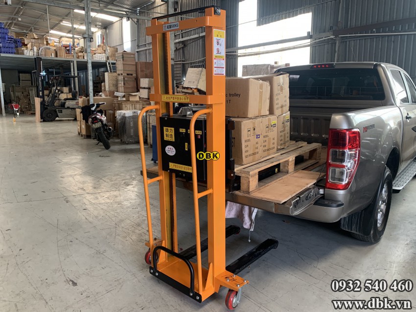 Xe Nang Dien Tu Leo 500Kg 1 3 Met