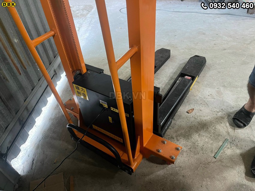 Xe Nang Dien Tu Leo 500Kg 1 3 Met