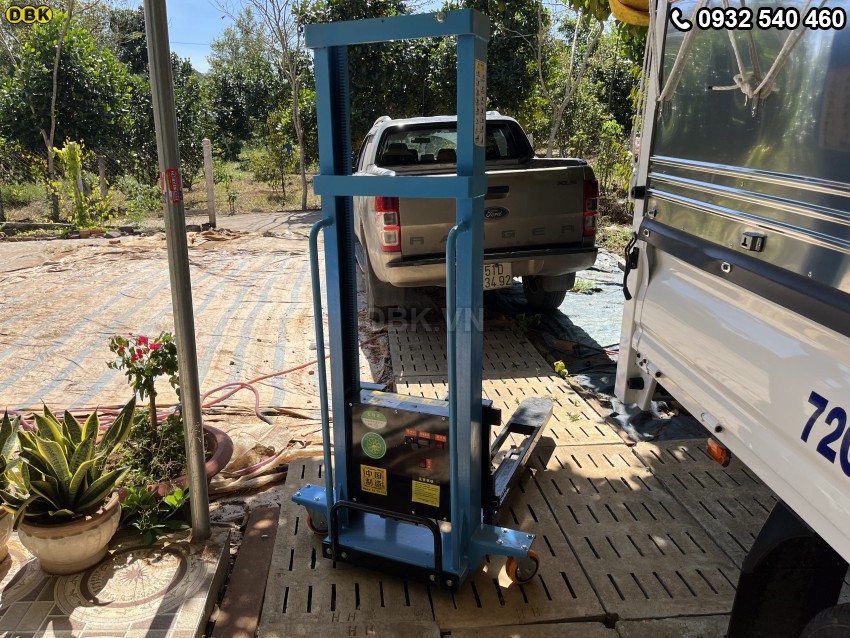 Xe Nang Dien Tu Leo 500Kg 1 3 Met
