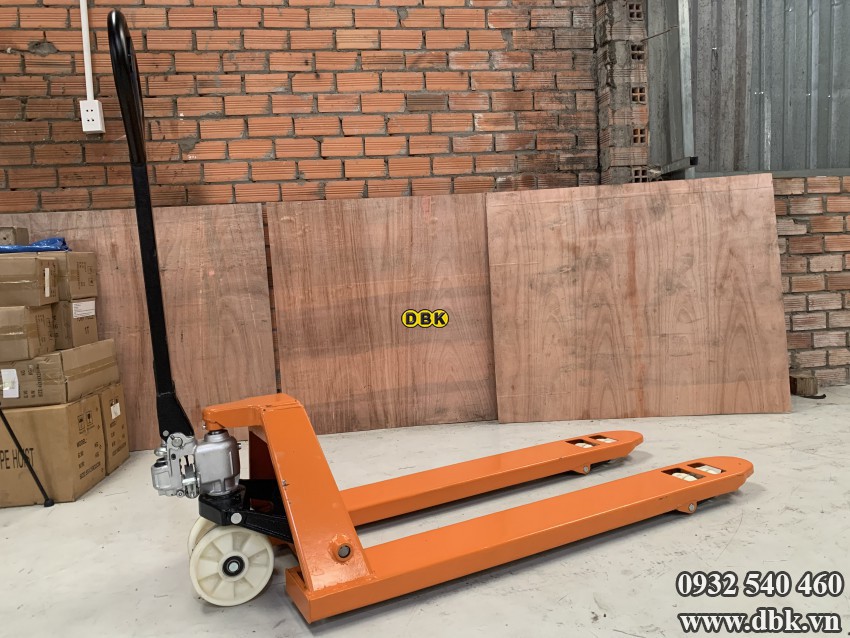 Xe Nang Tay Thap 2 Tan Dbk 2T550