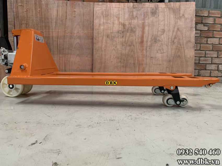 Xe Nang Tay Thap 2 Tan Dbk 2T550