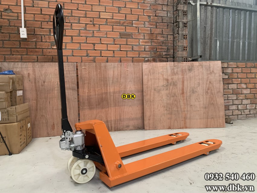 Xe Nang Tay Thap 2 Tan Dbk 2T550